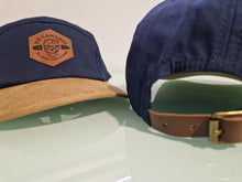 Cargar imagen en el visor de la galería, Gorra modelo SKATE
